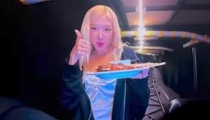 Rose BLACKPINK cicip berbagai kuliner Rose BLACKPINK cicip berbagai kuliner