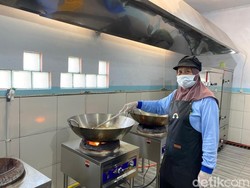 Kisah Rohati, Ibu 7 Anak Biayai Keluarga dari Dapur SPPG Polres Garut