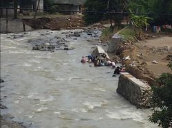 Tiap Hujan Jadi Ancaman, Warga Cisolok Hidup dalam Cemas