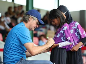 Coach Timo Merasa Makin Banyak Siswi Ingin Jadi Pesepakbola