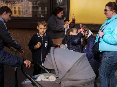 Warga Kyiv Tetap Beraktivitas di Tengah Gempuran Rusia