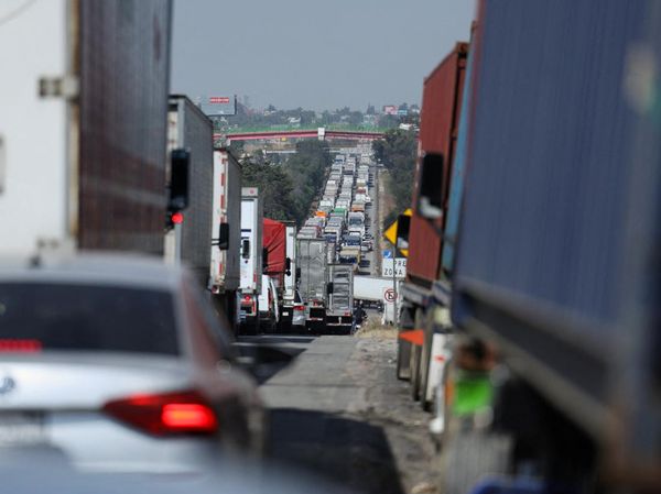 Arus Logistik Meksiko Lumpuh Imbas Sopir Blokade Tol