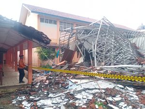 5 Siswa SMKN 1 Gunung Putri Korban Atap Kelas Ambruk Masih Dirawat di RS