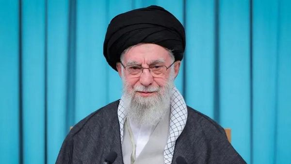 Melihat dari Dekat Kediaman Ali Khamenei yang Hancur Lebur Usai Dibom AS-Israel