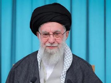 Melihat dari Dekat Kediaman Ali Khamenei yang Hancur Lebur Usai Dibom AS-Israel