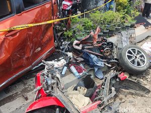 Penampakan Mobil Calya-2 Motor Remuk Usai Dihantam KA Bangunkarta di Sleman