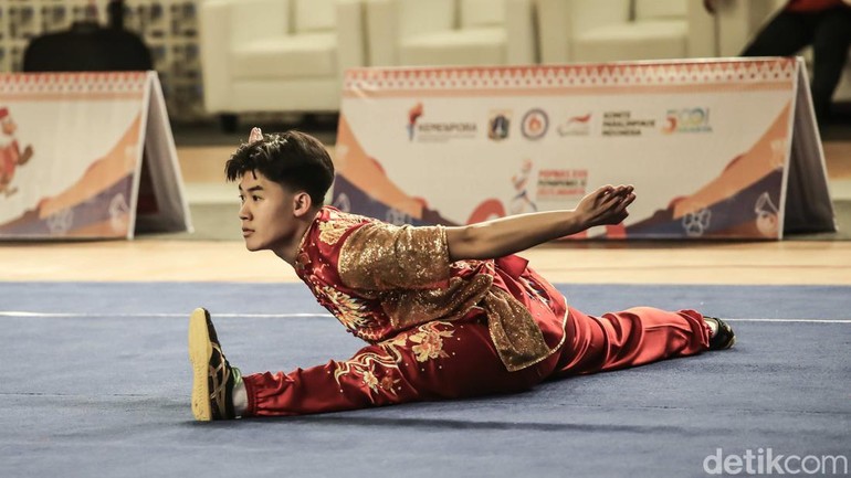 Atmosfer pertandingan begitu hidup ketika satu per satu atlet menampilkan jurus khas Chang Quan yang memadukan kekuatan, kecepatan, dan keluwesan gerak.