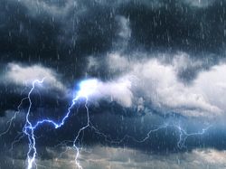 Potensi Hujan Lebat di Sumsel Berlangsung Sore hingga Malam Hari