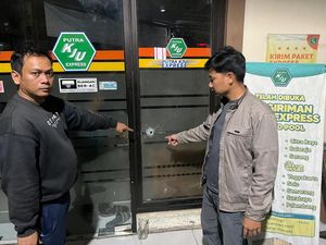 Kantor Ekspedisi di Tangerang Ditembak OTK, Kaca Pintu Pecah