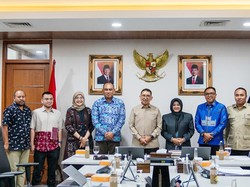 Terima Kunjungan Bupati Siak, Fadli Zon Bahas Pelestarian Budaya Melayu