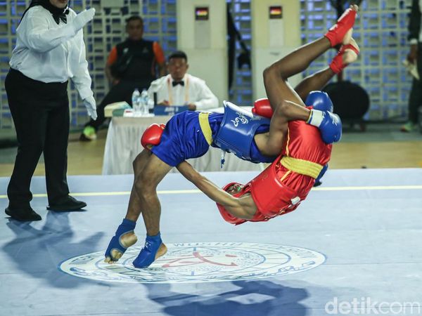 Keras, Atlet Wushu Sanda Unjuk Kemampuan di Popnas 2025