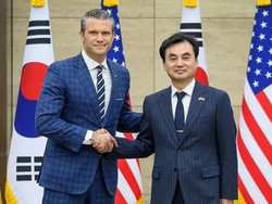 Korut Tembakkan Roket Saat Menhan AS Kunjungi Korsel