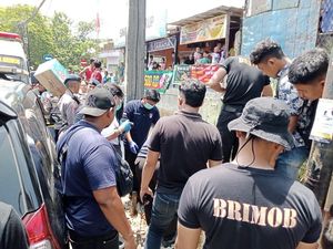 Kerja Bakti, Anggota Brimob Temukan Mayat Bayi di Tumpukan Sampah Kali Depok