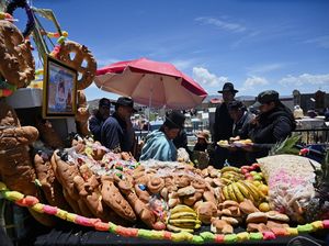 Tarian dan Roti Tradisional, Tradisi Unik Bolivia Rayakan Hari Orang Mati
