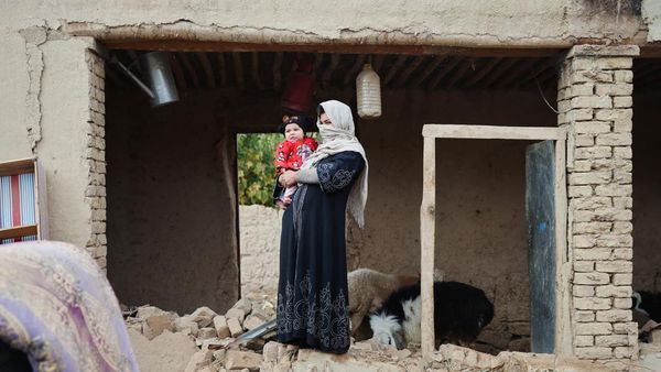 Potret Duka Warga Samangan Usai Gempa Guncang Afghanistan