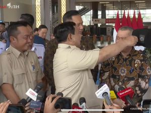 Video: Momen Prabowo Angkat Topi Menhub dan Sebut Rambut Prasetyo Mulai Botak