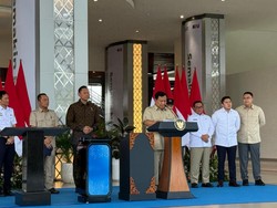 Prabowo Minta Whoosh Tak Dipolitisasi: Jangan Menari di Gendangnya Orang