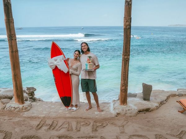 8 Foto Sean Gelael Rayakan Ultah di Sumba, Romantis Bareng Calon Istri