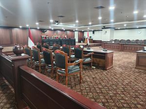 Koalisi Sipil Gugat UU TNI, Minta MK Ubah Aturan Operasi Selain Perang