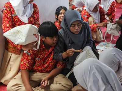 Siswa Semarang Asah Bakat Seni Lewat Pelatihan Membatik Tradisional