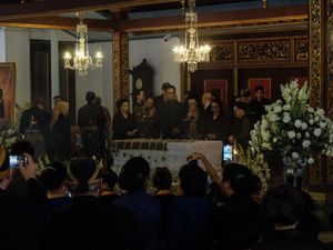 Rangkaian Prosesi Antar Jenazah PB XIII dari Keraton Solo ke Imogiri