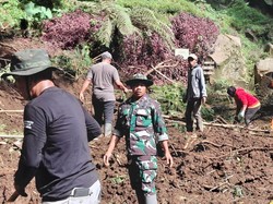 Akses Menuju Air Terjun Coban Talun Kota Batu Tertutup Longsor