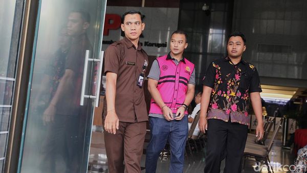 Tersangka Korupsi Gading Ramadhan Joedo Diperiksa di Gedung KPK