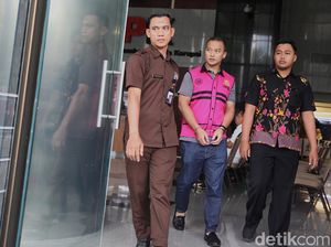 Tersangka Korupsi Gading Ramadhan Joedo Diperiksa di Gedung KPK