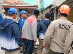Tanah Amblas Bikin 3 Rumah Rusak di Jaktim Dipicu Saluran Tergerus Air