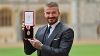 Video: David Beckham Dianugerahi Gelar Sir oleh Raja Charles
