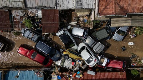 Topan Kalmaegi Mengamuk! Kota Cebu Lumpuh, Warga Dievakuasi