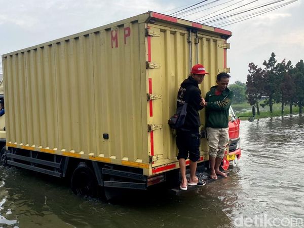 Banjir di Jalan Sapan Bandung yang Tak Kunjung Surut