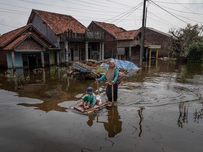 Penampakan Banjir Genangi 7 Dusun di Sayung Demak