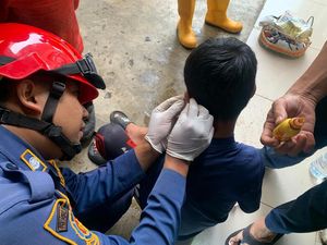 Kail Pancing Nyangkut di Telinga, Bocah di Bogor Minta Bantuan Damkar