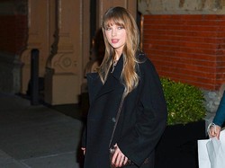 Boots Kulit Ular Taylor Swift Ini Ternyata Terbuat dari Jamur, Segini Harganya