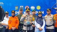Tim Tanggap Bencana Polda Metro Patroli Deteksi Pohon Tua Antisipasi Tumbang