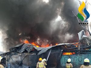 Gudang Gentong di Babakan Ciparay Bandung Hangus Terbakar