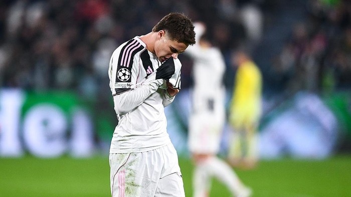 TURIN, ITALY - NOVEMBER 4: Kenan Yildiz of Juventus FC looks dejected during the UEFA Champions League 2025/26 League Phase MD4 match between Juventus FC and Sporting Clube de Portugal at Juventus Stadium on November 4, 2025 in Turin, Italy. (Photo by Alberto Gandolfo/BSR Agency/Getty Images)