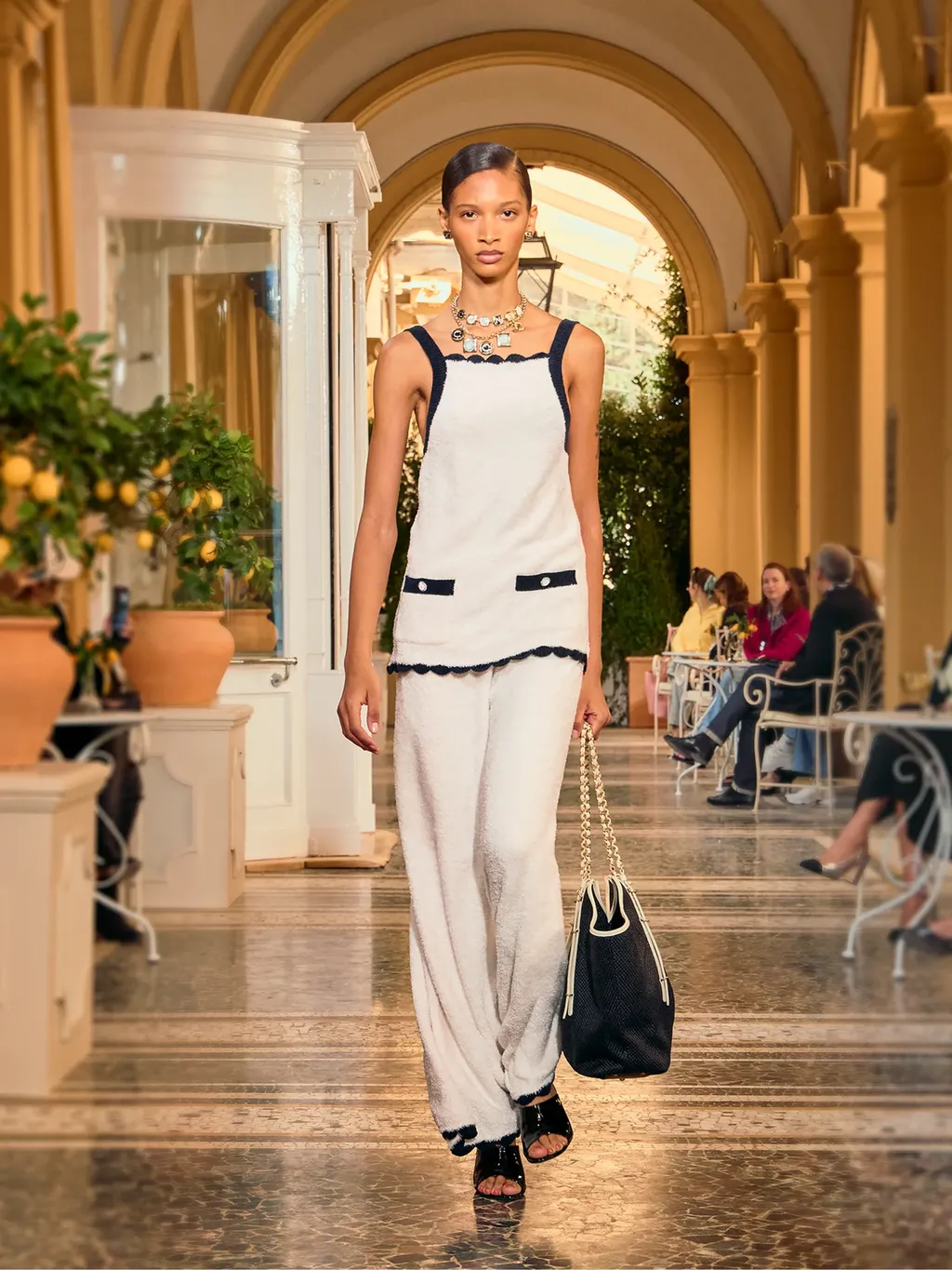 Koleksi Chanel Cruise 2025/2026 di Singapura