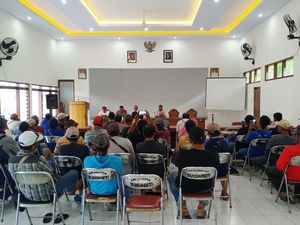 PKL Dukuhseti Pati Geruduk Camat, Sambat Pendapatan Anjlok gegara MBG