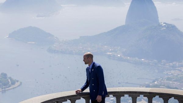 Pangeran William Nikmati Keindahan Rio, Kunjungi Patung Kristus Penebus