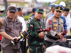 Polda Riau Kerahkan 31.000 Personel Antisipasi Banjir, Peralatan SAR Disiagakan