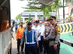 Tanggap Bencana, Polisi Antisipasi Banjir di Kawasan Soetta hingga Jalan Tol