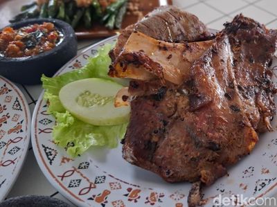 Smoky dan Juicy! Menu Rahang Tuna Asap di Bintaro Ini Bikin Nagih