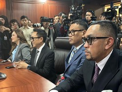 Menanti Hasil Sidang Putusan Nasib Sahroni hingga Uya Kuya Hari Ini