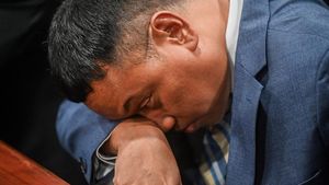 Bebas dari Sanksi, Uya Kuya dan Adies Kadir Aktif Lagi di DPR