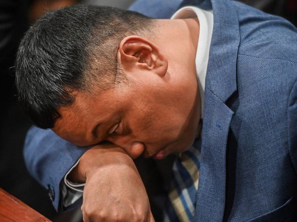 Bebas dari Sanksi, Uya Kuya dan Adies Kadir Aktif Lagi di DPR