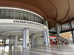 Pengguna KRL Puji Stasiun Tanah Abang Baru: Lebih Nyaman, Nggak Risi