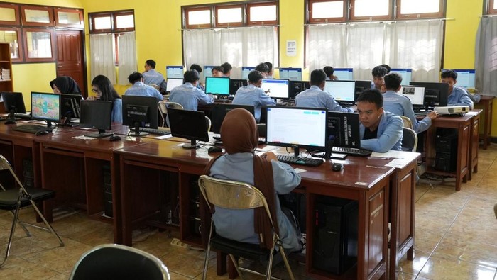 Krisis Tenaga Kerja Akhir Pikir (TKA) di Era Algoritma