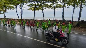 Simulasi Tsunami di Padang, Warga Diajarkan Menyelamatkan Diri Saat Bencana